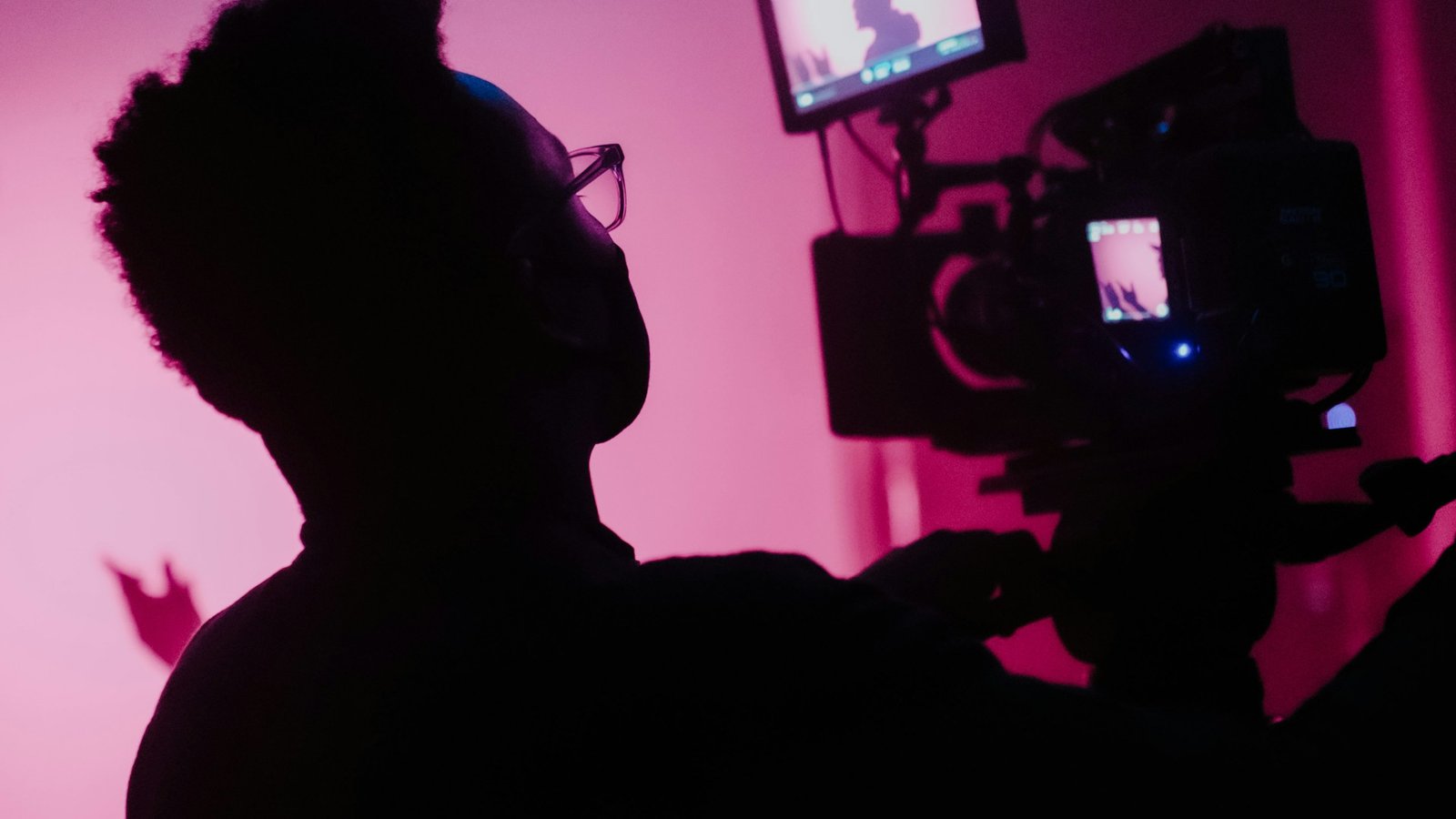 Studi Kasus: Bagaimana Video Promosi Meningkatkan Penjualan Startup Teknologi